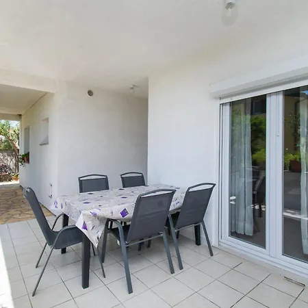 Kani Apartment Nin