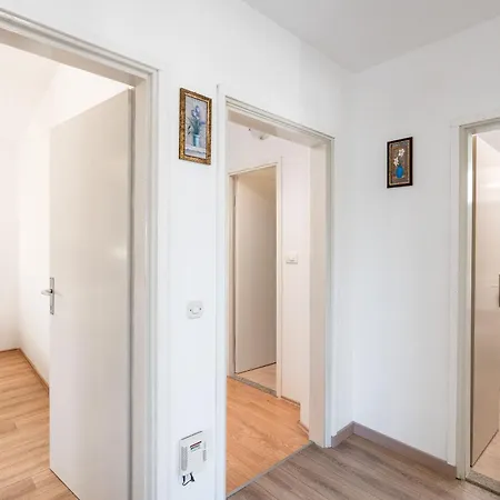 Kani Apartment *