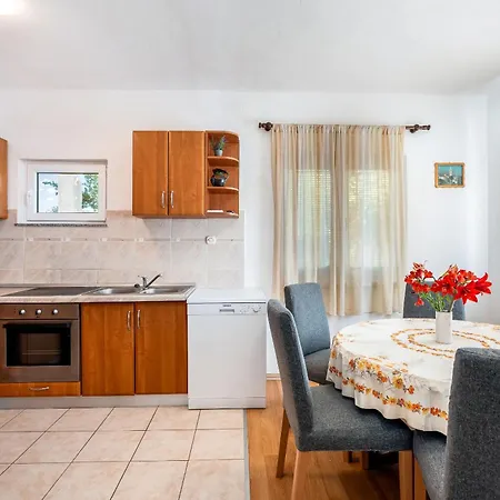 Kani Apartment *