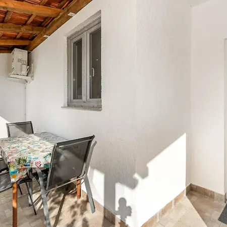 Kani Apartment Nin