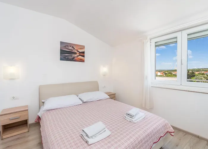 Baras アパート ニン