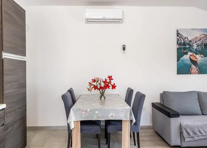 Baras アパート *