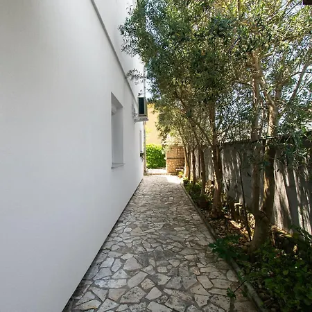 Kani Apartman *
