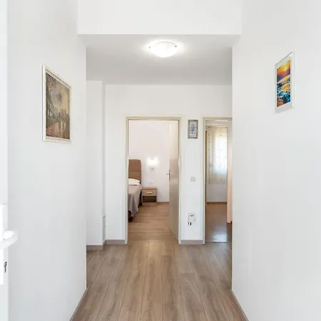 Apartament Baras *