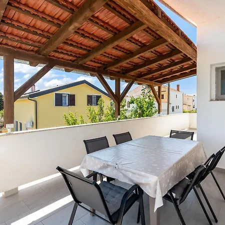 Baras Apartamento Nin