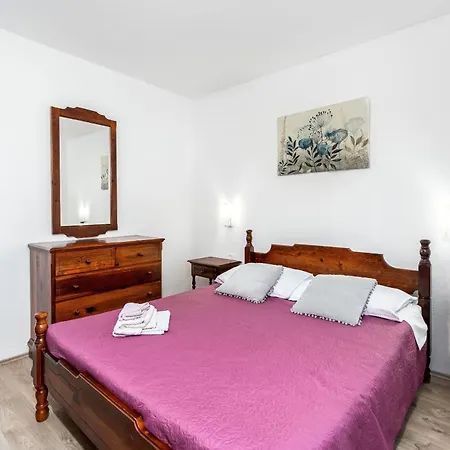Baras Apartament *