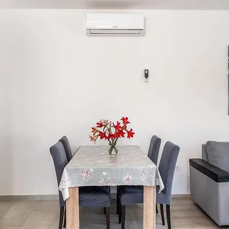 Baras Apartament *