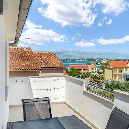 Baras Apartament Nin