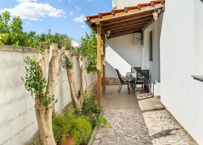 Апартаменты Baras Нин